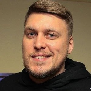 Александр Незлобин