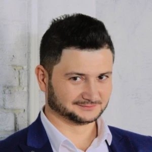 Денис Саков