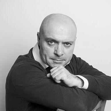 Диктор Александр Хошабаев, на фото диктор Владимир Паляница