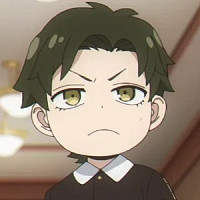 Дэмиен Десмонд озвучивал фильм Семья шпиона