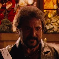 Осирис Аманпур  озвучивал фильм Мачете убивает