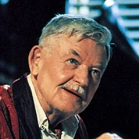 Адмирал Паппи  озвучивал фильм Военный ныряльщик