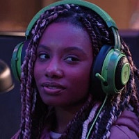 Дана озвучивал фильм Мистический квест