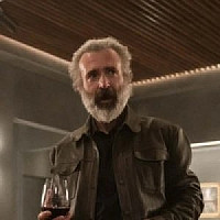 Виктор озвучивал фильм Покерфейс