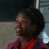 Келли Кёртис  озвучивал фильм Парк Юрского периода 2: Затерянный мир