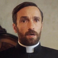 Валенте озвучивал фильм Молодой Папа