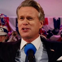 Мэр Ларри Кляйн озвучивал фильм Очень странные дела