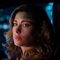 Николь Фоули озвучивал фильм Покерфейс