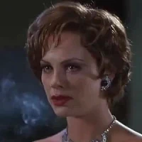 Гвен Сандей  озвучивал фильм Военный ныряльщик