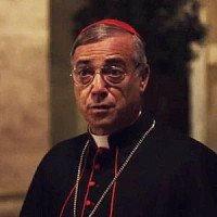 Спаллетта озвучивал фильм Новый Папа