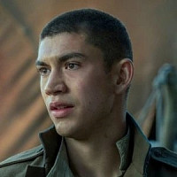 Мальен Оретцев озвучивал фильм Тень и кость