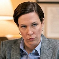 Кэтрин МакКоу озвучивал фильм Изобретая Анну