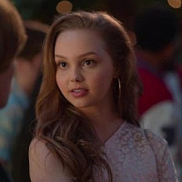 Кэрри Уилсон озвучивал фильм Джули и призраки