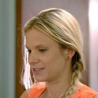 Карен Альварадо озвучивал фильм Кто там