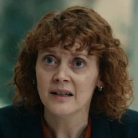 Мэри Мэлоун озвучивал фильм Тёмные начала