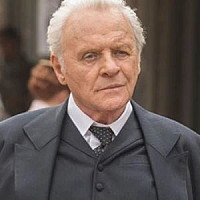 Доктор Роберт Форд озвучивал фильм Мир Дикого Запада