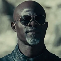 Мозе Джаканде  озвучивал фильм Форсаж 7