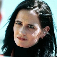 Эллисон Роуди озвучивал фильм Связь