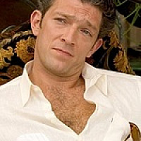 Франсуа озвучивал фильм Двенадцать друзей Оушена