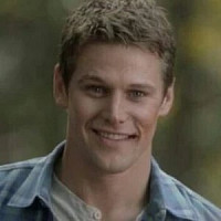 Мэтт Донован озвучивал фильм Дневники вампира