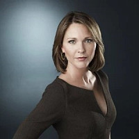 Джиллиан Фостер озвучивал фильм Обмани меня