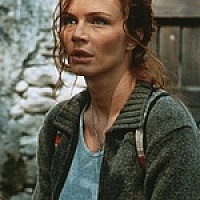 Селена Перрини озвучивал фильм Возмещение ущерба