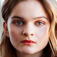 Кейси Бин  озвучивал фильм Человек, который изменил всё