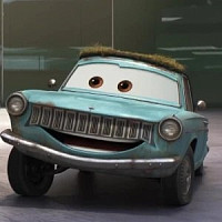 Звяк озвучивал фильм Тачки 3