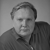 Виталий Петров озвучивал персонажа Эндрю Уайк