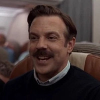 Теодор "Тед" Лассо озвучивал фильм Тед Лассо