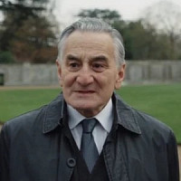 Дэнни озвучивал фильм Новый Папа