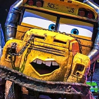 Мисс Крошка озвучивал фильм Тачки 3