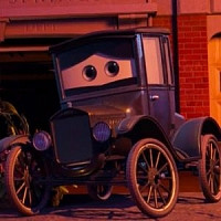 Лиззи озвучивал фильм Тачки 3