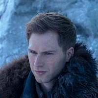 Маттиас Хельвар озвучивал фильм Тень и кость