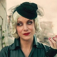 Куратор озвучивал фильм Академия «Амбрелла»