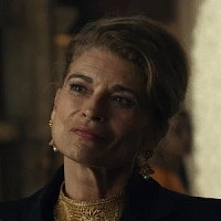 Мадам Жу озвучивал фильм Шантарам