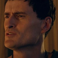 Квинтилий Варус озвучивал фильм Спартак: Боги арены