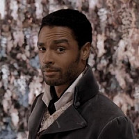 Саймон Бассет озвучивал фильм Бриджертоны