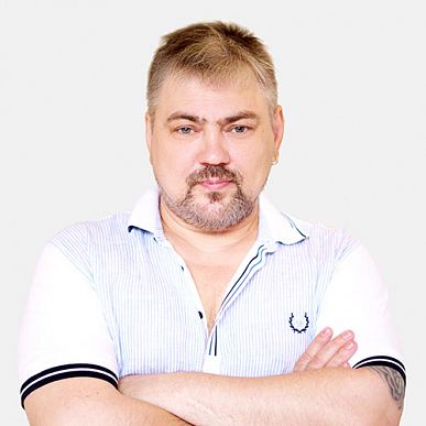 Диктор Алёна Минчук, на фото диктор Владимир Курдов