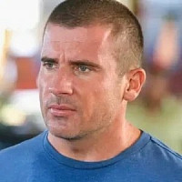 Линкольн Барроуз озвучивал фильм Побег