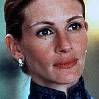 Тэсс Оушен  озвучивал фильм Двенадцать друзей Оушена