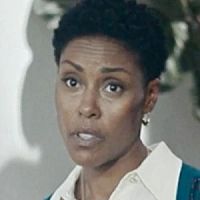 Марша Смит-Нельсон озвучивал фильм Захваченный рейс