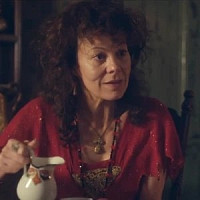 Элизабет «Полли» Грэй озвучивал фильм Острые козырьки