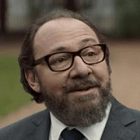 Юбер Пеллегрини озвучивал фильм Люпен