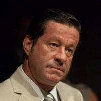 Эрнан Рейес  озвучивал фильм Форсаж 5