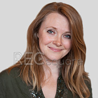 Наталия Колодяжная озвучивал персонажа Д-р Дженнингс 