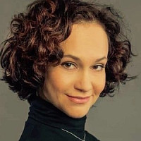 Екатерина Семёнова озвучивал персонажа Рокки