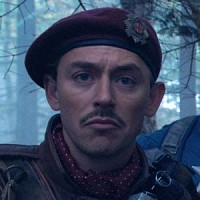 Джеймс Монтгомери Фэлсворт озвучивал фильм Первый мститель