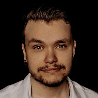 Константин Ефимов озвучивал персонажа Эйрон Эмбри