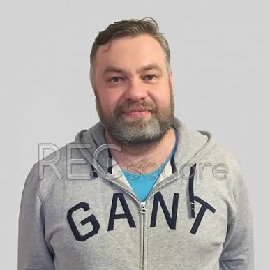 На фото диктор Михаил Сушков